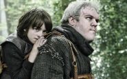 Hodor et Bran Stark dans la série TV Game Of Thrones