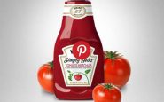 Une bouteille de ketchup de marque Heinz