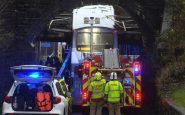 Bus coincé sous un pont au Pays de Galles