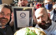 Une pizza aux 834 fromages, préparée à Lyon, bat un record du monde