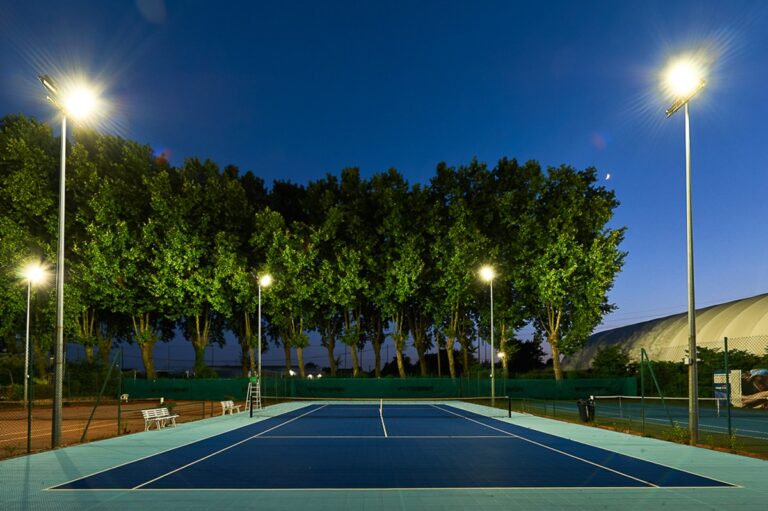 eclairage-LED-tennis-club-bordeaux-cauderan-ideaelec-electricite-generale